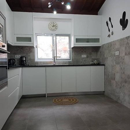 Join Our Relaxed House Near The Beach - Mosteiros Mosteiros  Dış mekan fotoğraf