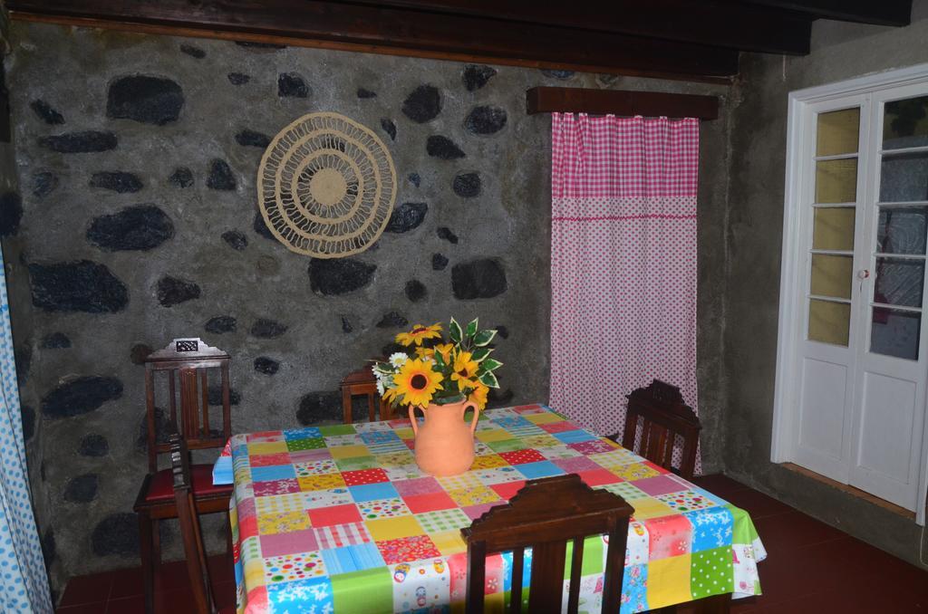 Join Our Relaxed House Near The Beach - Mosteiros Mosteiros  Dış mekan fotoğraf