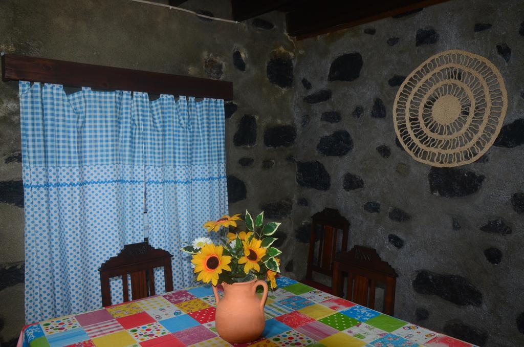 Join Our Relaxed House Near The Beach - Mosteiros Mosteiros  Dış mekan fotoğraf